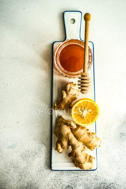 Thé au gingembre au citron et miel — Photo de stock