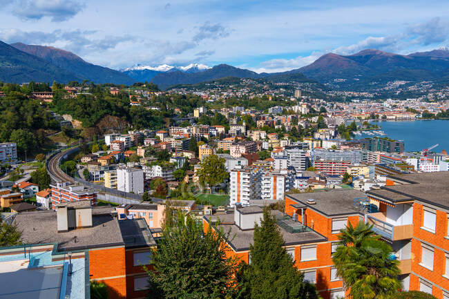 Luftaufnahme von Lugano und dem Luganersee vom San Salvatore, Tessin, Schweiz — Stockfoto