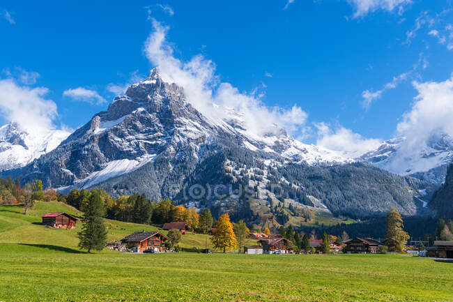 Kandersteg and Dundenhorn mountain, Bern, Switzerland — Stock Photo