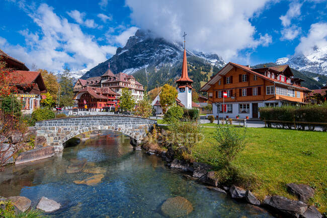Montagne Kandersteg et Dundenhorn, Berne, Suisse — Photo de stock