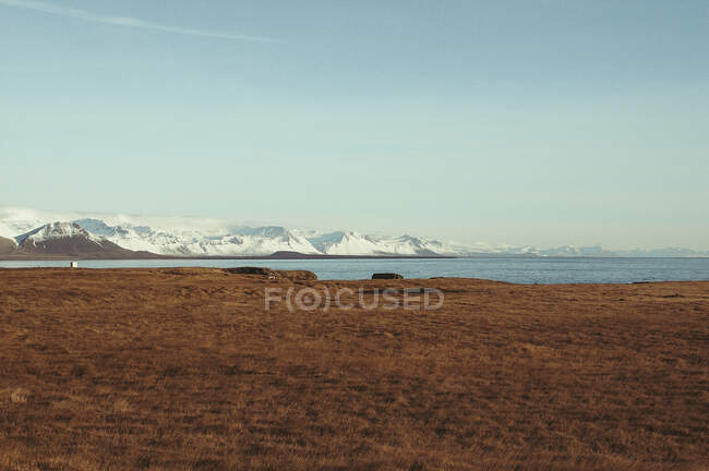 Plano panorámico del paisaje costero, Islandia - foto de stock