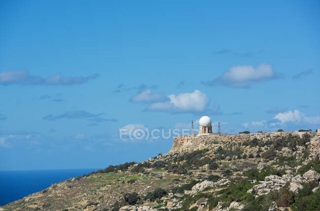 Станція Дінглі Радар на Dingli Cliffs, Мальта — стокове фото