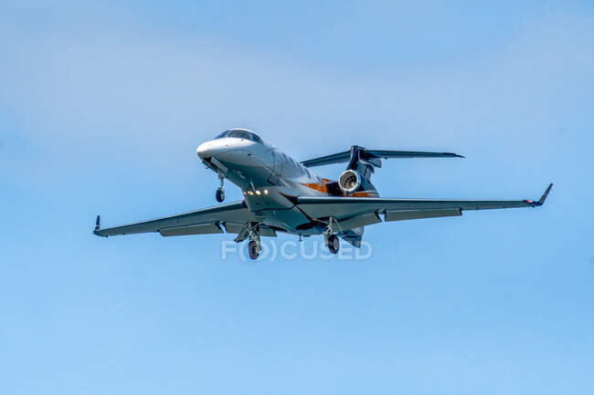 Kleinflugzeug im Flug, Kanada — Stockfoto