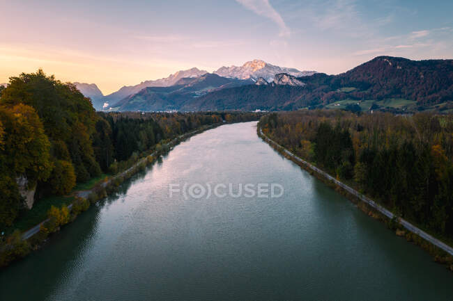 Veduta aerea del fiume Salzach al tramonto, Salisburgo, Austria — Foto stock