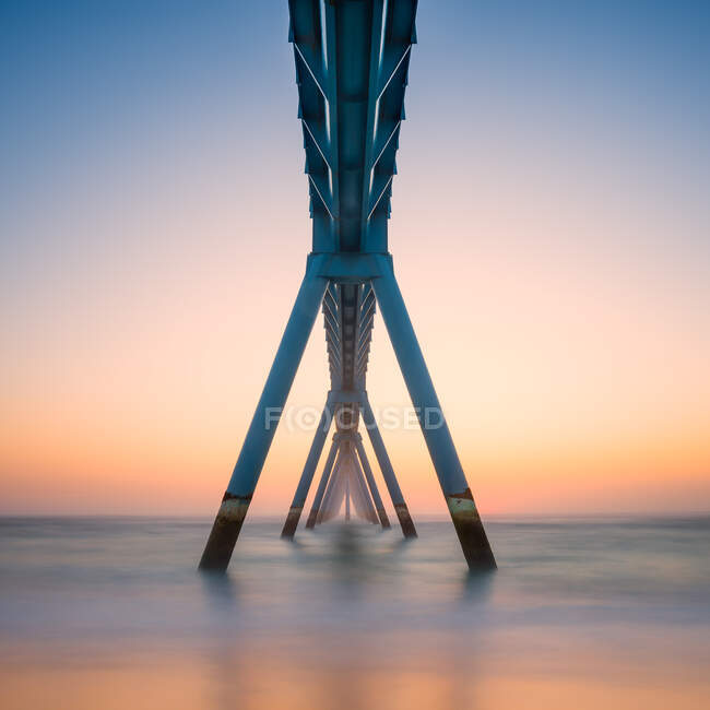 Seebrücke bei Sonnenuntergang, La Teste-de-Buch, Gironde, Nouvelle-Aquitaine, Frankreich — Stockfoto