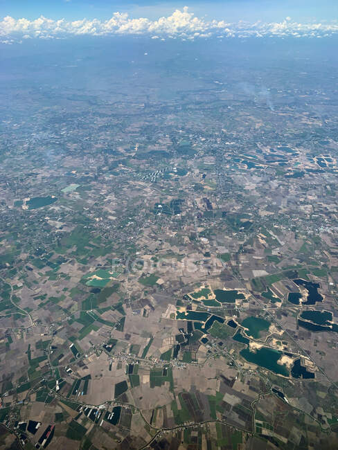 Vista aérea da paisagem rural entre Banguecoque e Chiang Mai, Tailândia — Fotografia de Stock