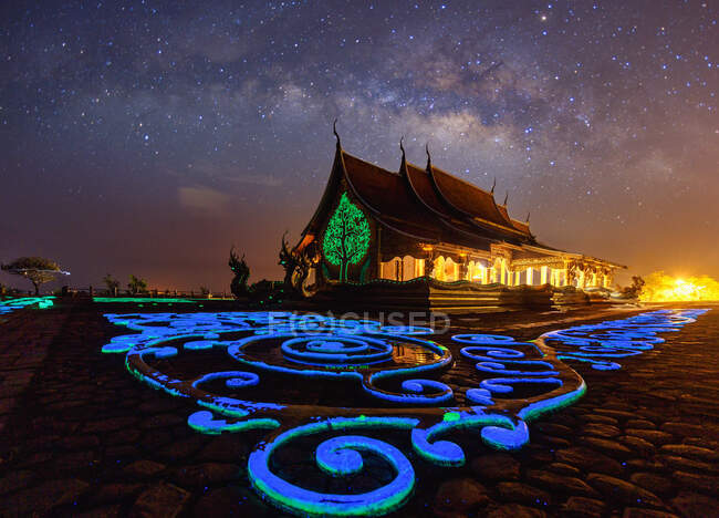 Tempio di Wat Sirindhorn Wararam, provincia di Ubon Ratchathani, Thailandia — Foto stock