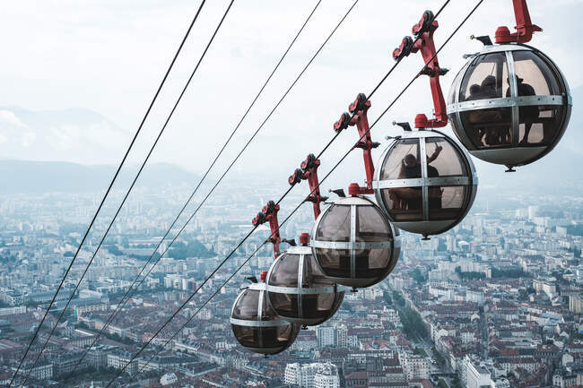 Cable Cars in mountains, Grenoble, Auvergne-Rhone-Alpes, Francia - foto de stock