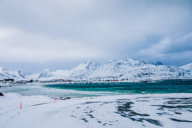 Pueblo costero, Nusfjord, Flakstadoya, Flakstad, Lofoten, Nordland, Noruega - foto de stock