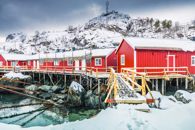 Villagescape, Nusfjord, Flakstadoya, Flakstad, Lofoten, Nordland, Noruega - foto de stock