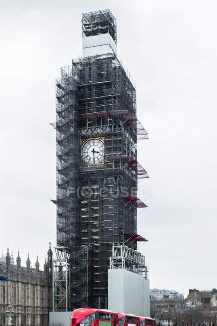 Big Ben surrounded by scaffolding, London, England, UK — Stock Photo