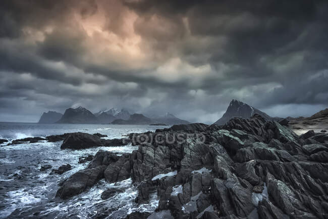 Storm over rural coastal landscape, Lofoten, Nordland, Norway - foto de stock