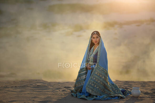Portrait of a beautiful woman wearing traditional middle eastern clothing — Stock Photo