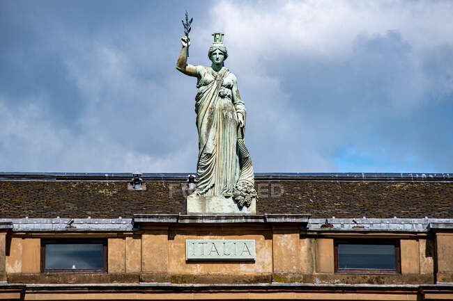 Die Statue Italia, Glasgow University, Glasgow Schottland — Stockfoto