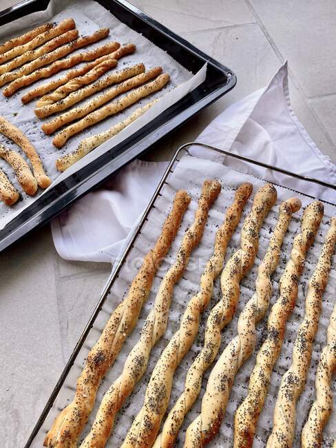 Overhead view of a freshly baked bread sticks — Stock Photo