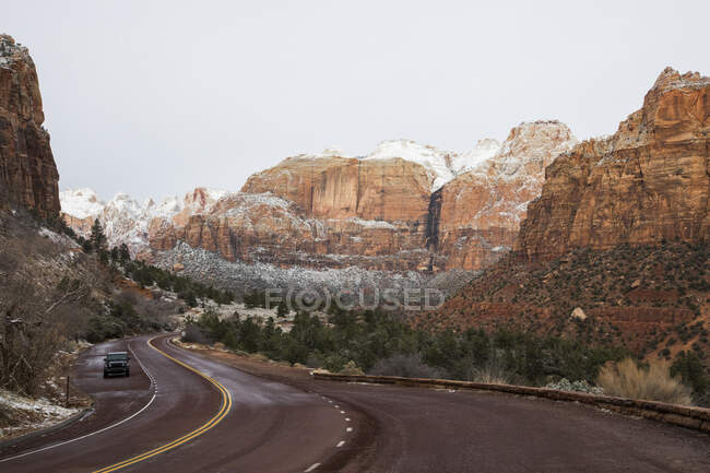Garé sur le bord de la route, Zion National Park, Utah, États-Unis — Photo de stock