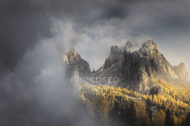 Mountain landscape, Dolomites, Belluno, Italy — Stock Photo