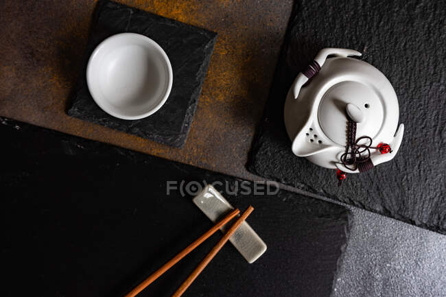 Overhead view of a Japanese dinner table setting — Stock Photo