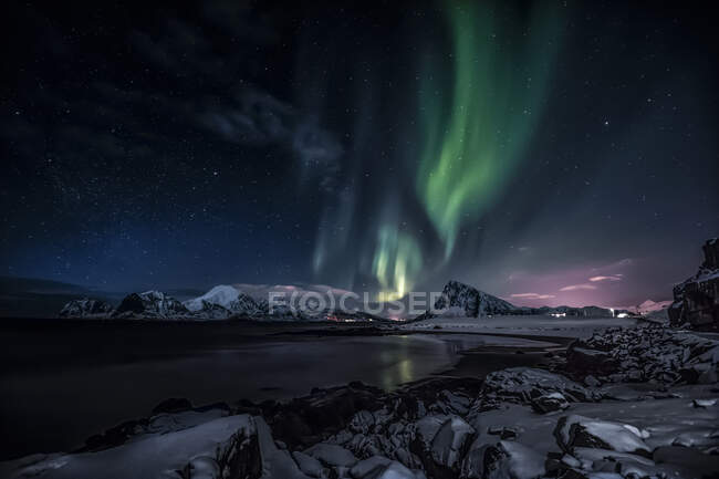 Luci settentrionali, Flakstad, Lofoten, Nordland, Norvegia — Foto stock