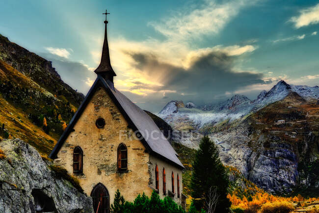 Iglesia Gletch, Valais, Suiza - foto de stock