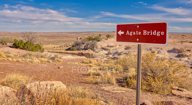 Sign to the Agate bridge, Petrified Forest National Park, Arizona, USA — Stock Photo