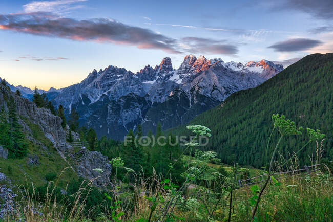 Cristallo Mountain Group, Cortina d 'Ampezzo, Belluno, Veneto, Italia - foto de stock
