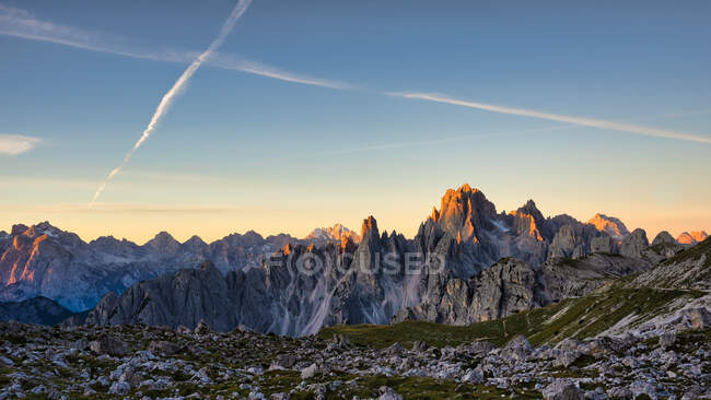 Sunrise over Cadini di Misurina, Dolomites, South Tyrol, Itália — Fotografia de Stock