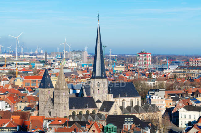 Sint-Jacobskerk and wind turbine skyline, Ghent, Belgium — Stock Photo