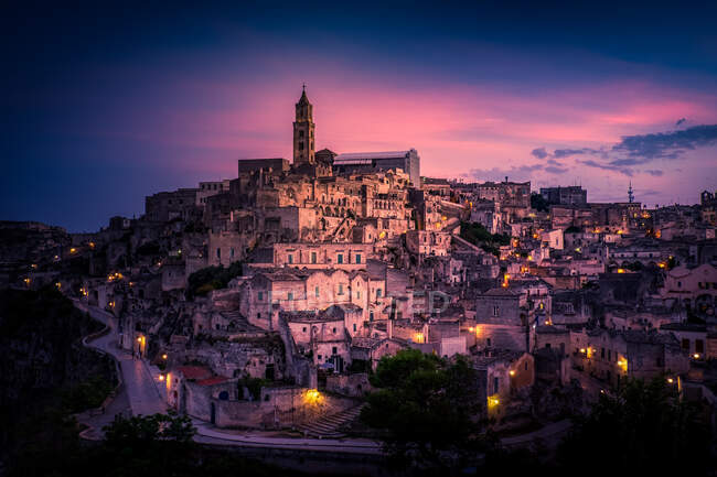 Stadtbild bei Sonnenuntergang, Matera, Basilikata, Italien — Stockfoto