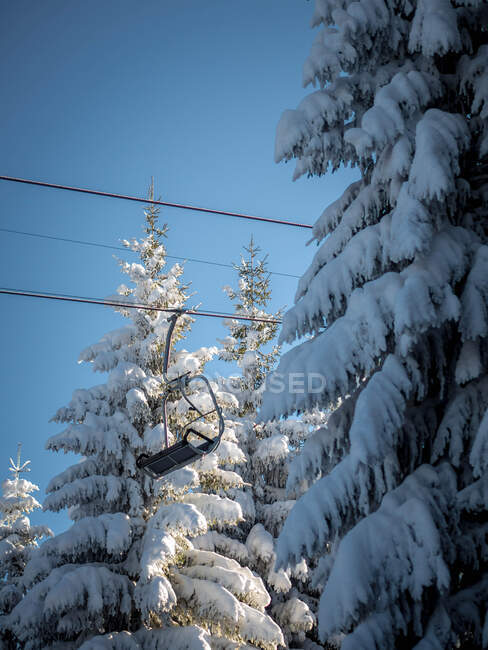 Ski lift in mountains, Bulgaria — Stock Photo