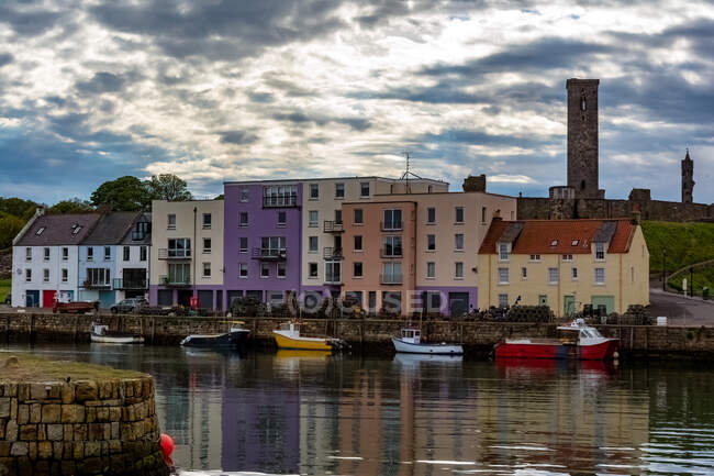 St Andrews harbour and waterfront, Fife, Scotland, UK — Stock Photo