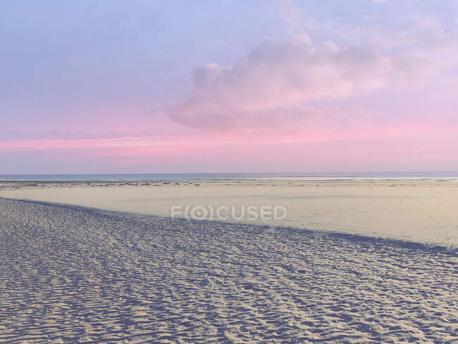 Praia ao pôr do sol, Fanoe, Jutlândia, Dinamarca — Fotografia de Stock