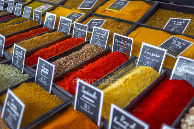 Rows of fresh spices in a market, Italy — Stock Photo