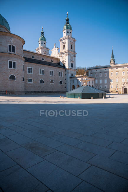 Площа собору в Зальцбурзі під час блокування коронавірусу, Зальцбург, Австрія. — Stock Photo