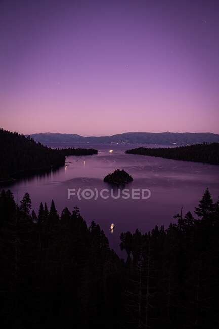 Lake Tahoe ao pôr-do-sol, Califórnia, EUA — Fotografia de Stock