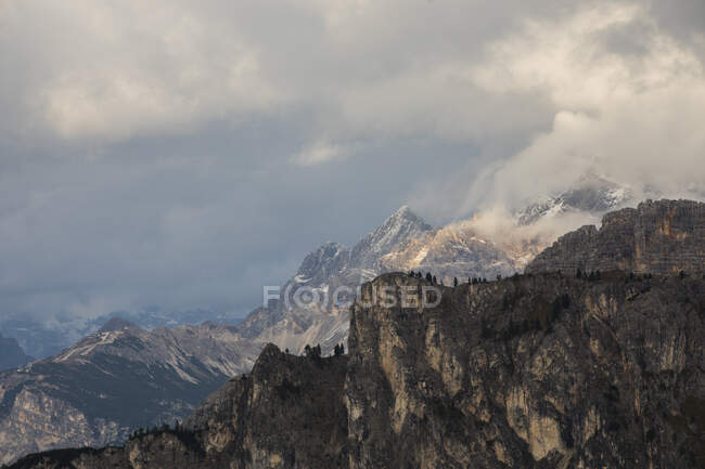 Paisagem montanhosa ao pôr do sol, Dolomites, Itália — Fotografia de Stock