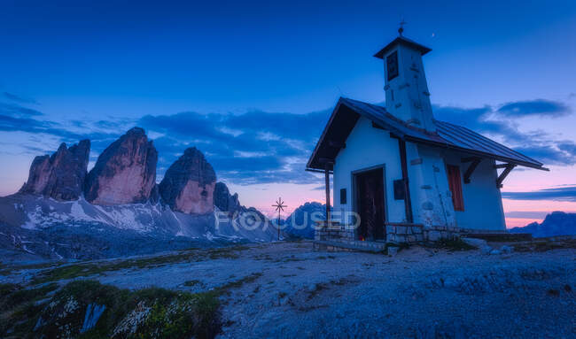 Rifugio Antonio Locatelli and Tre Cime peaks, Alto Adige, South Tyrol, Italy — Stock Photo