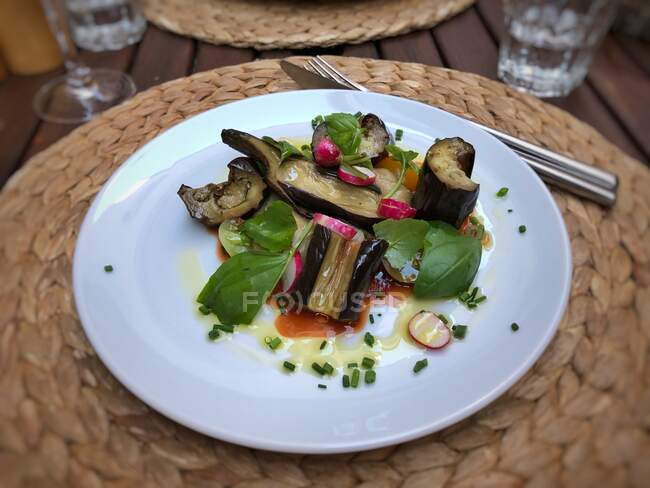 Grilled pork with vegetable and salad — Stock Photo