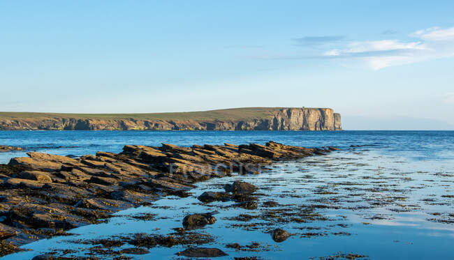 Paysage marin côtier, Birsay, Îles Orcades, Écosse, Royaume-Uni — Photo de stock