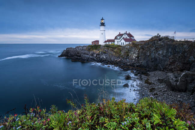 Маяк Portland Head Lighthouse, Cape Elizabeth, Maine, USA — стокове фото