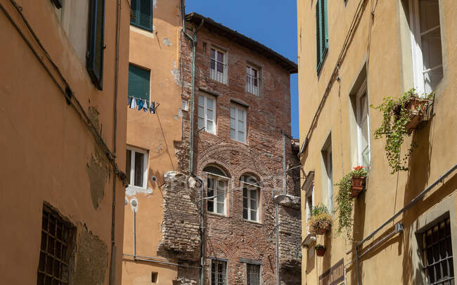 Calles de Lucca, Toscana, Italia - foto de stock