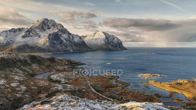 Paysage côtier, Lofoten, Nordland, Norvège — Photo de stock
