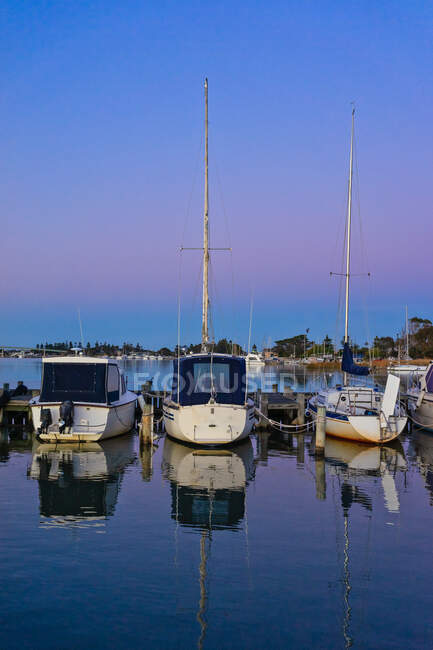 Barcos amarrados en Goolwa, Coorong, Australia Meridional, Australia - foto de stock