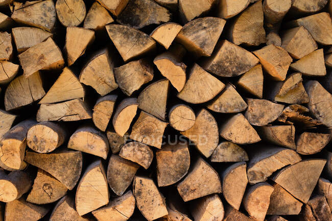 Primo piano della legna da ardere tritata — Foto stock