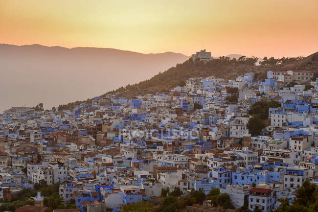 Vista de la ciudad de chefchaouen, morocco - foto de stock