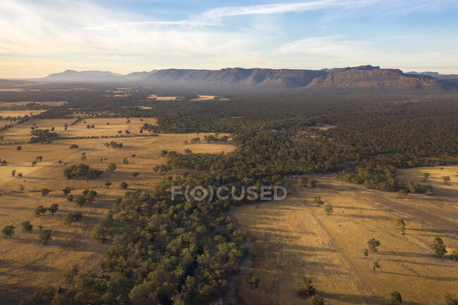 Vista aérea do campo pela manhã — Fotografia de Stock