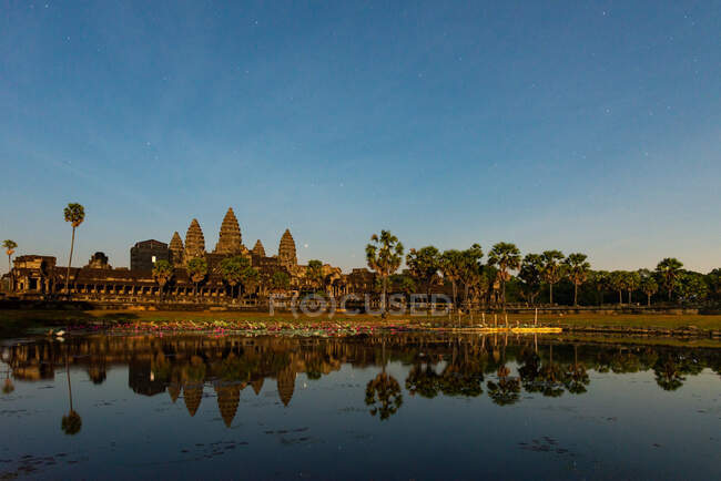 Angkor Wat ao nascer do sol, Siem Reap, Camboja — Fotografia de Stock