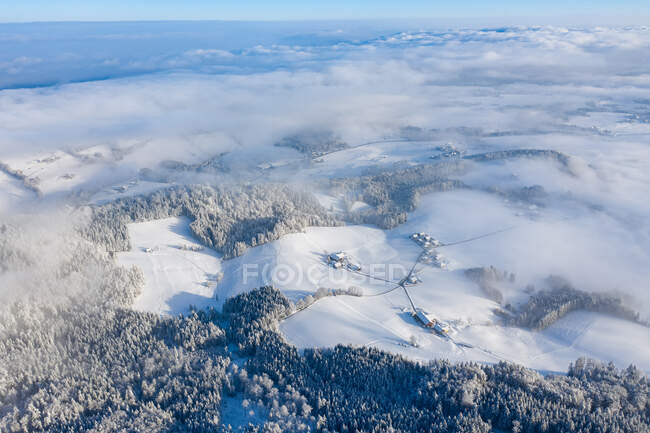 Вид с воздуха на заснеженный пейзаж, Гайсберг, Зальцбург, Австрия — стоковое фото