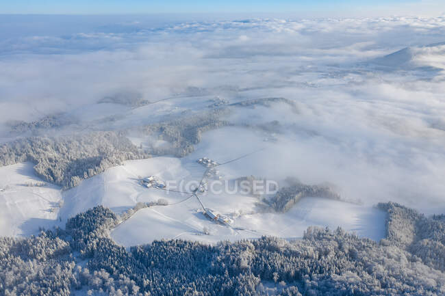 Вид с воздуха на заснеженный пейзаж, Гайсберг, Зальцбург, Австрия — стоковое фото