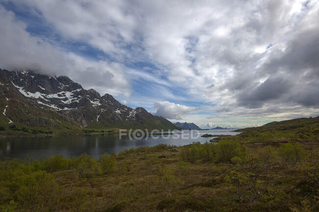 Austnesfjorden, Vagan, Austvagoya, Lofoten, Nordland, Noruega - foto de stock